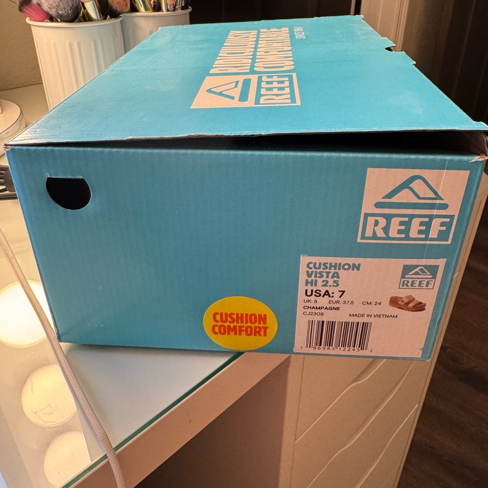 Reef Cushion Vista Hi Sandals